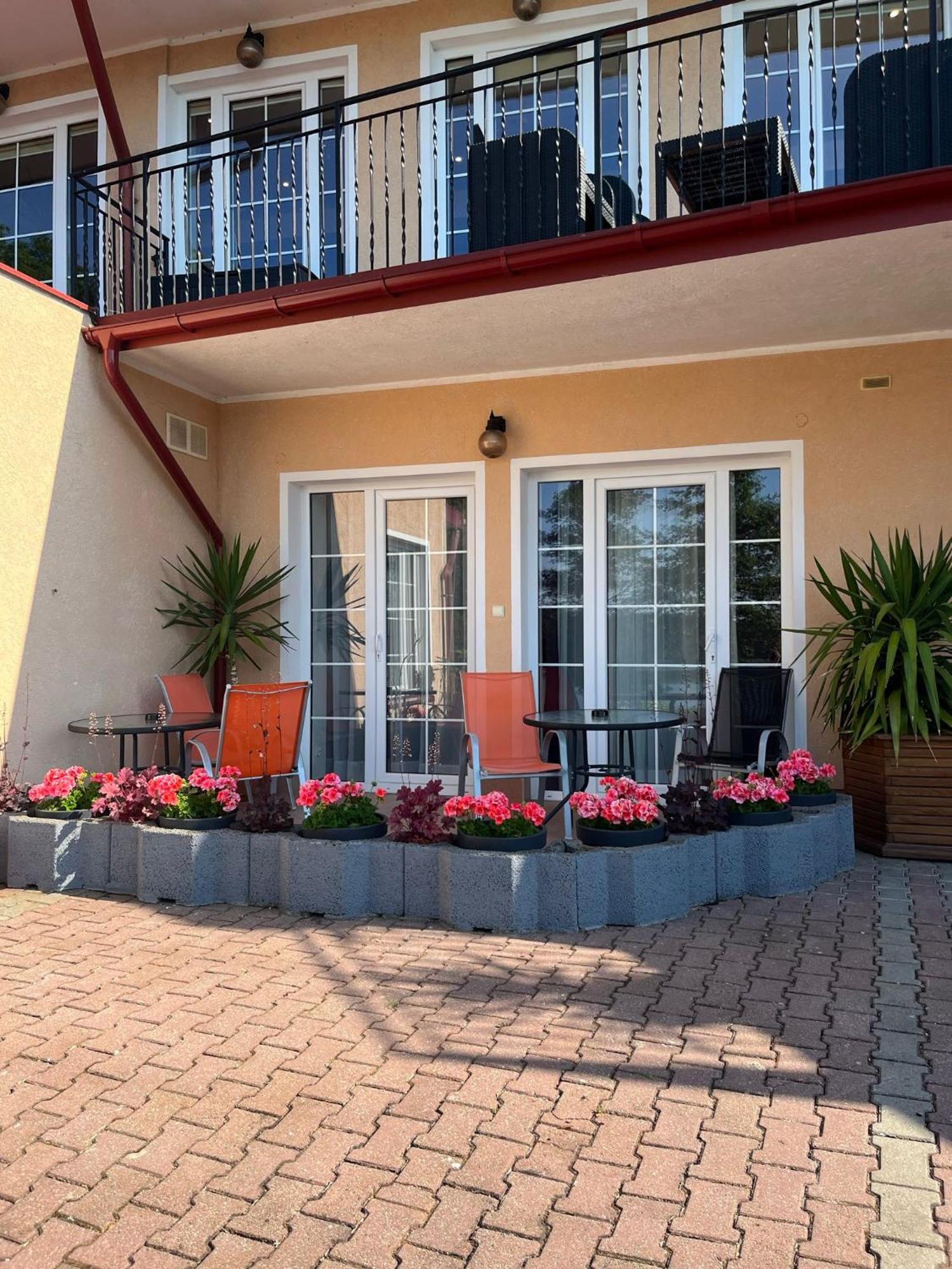 Hotel Eva Mrągowo Exterior foto